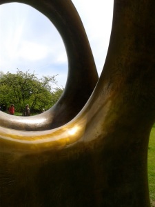 Double Oval, Henry Moore, 1964